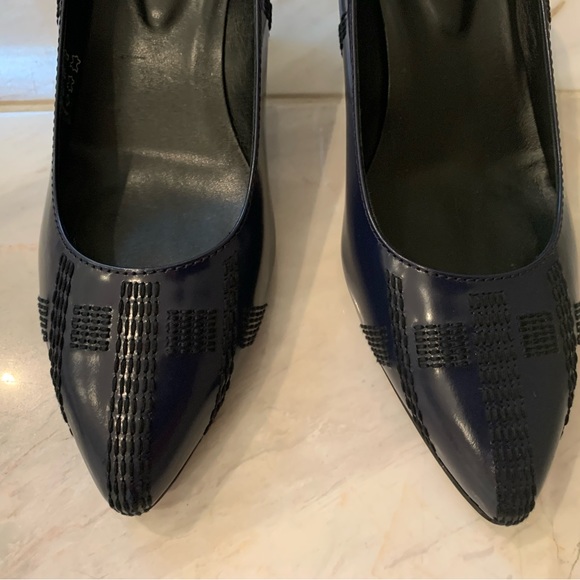 Tod’s Classic Patent Leather Heels - Picture 7 of 7